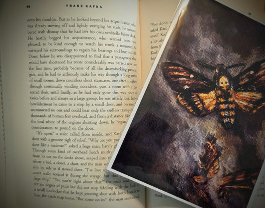 ¡Libro misterioso con una impresión misteriosa!